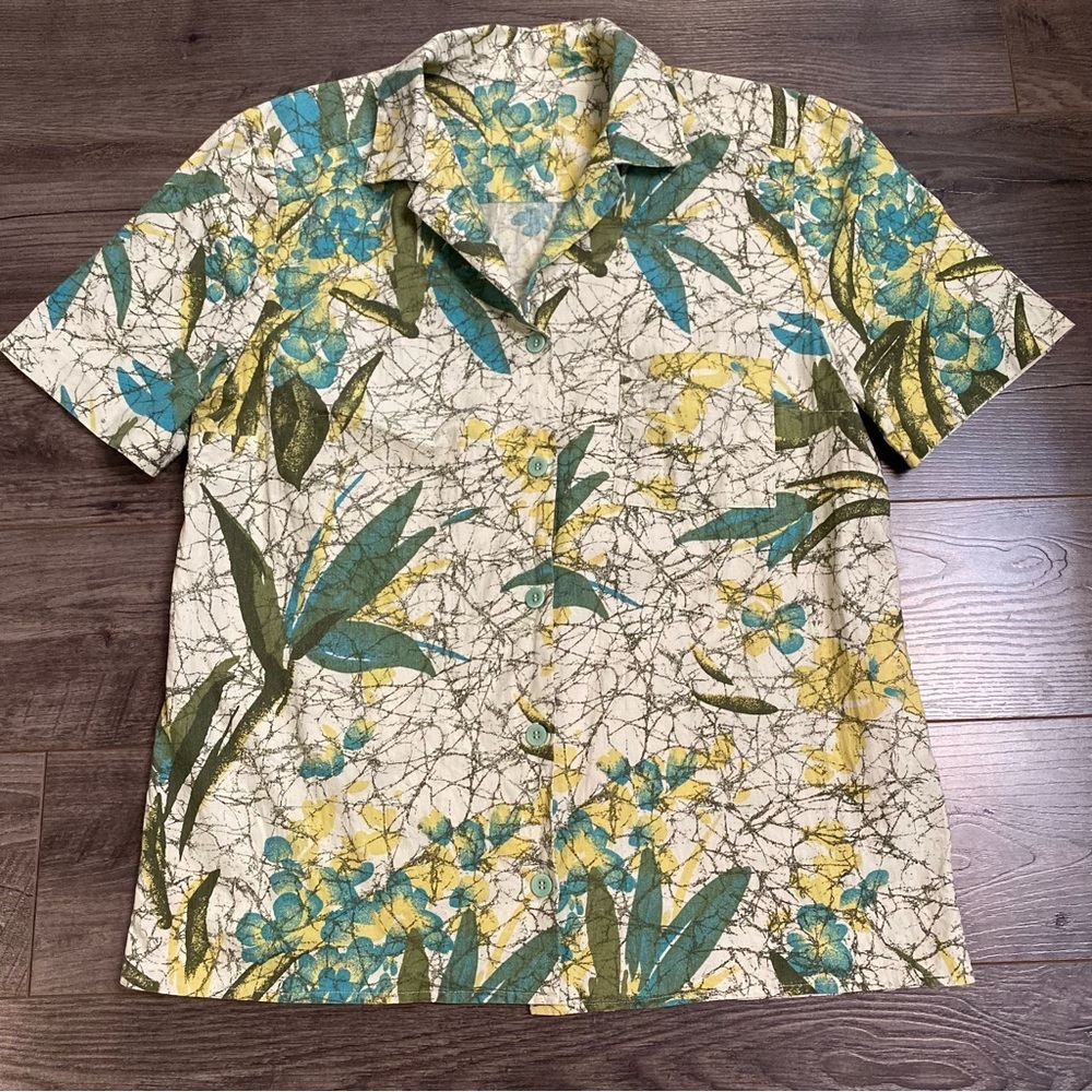 Vintage Linen button up shirt floral vacation style